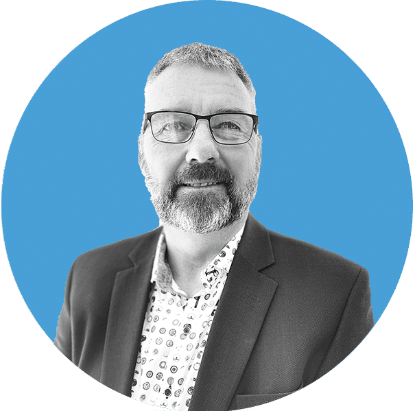 Portrait de Brian Cohalan sur cercle bleu